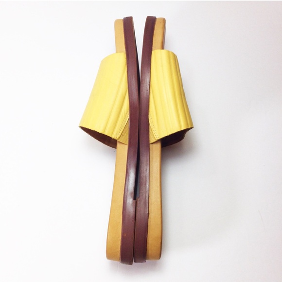 Madewell The Louisa Slide Sandal in Embossed Leather - Picture 7 of 10